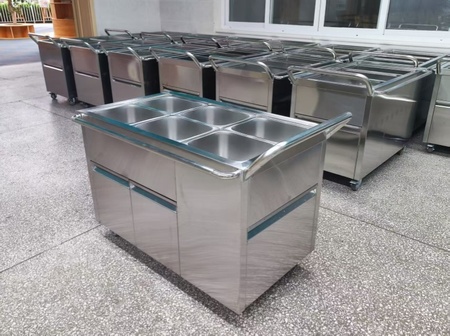 某学校非标送餐车定制案例